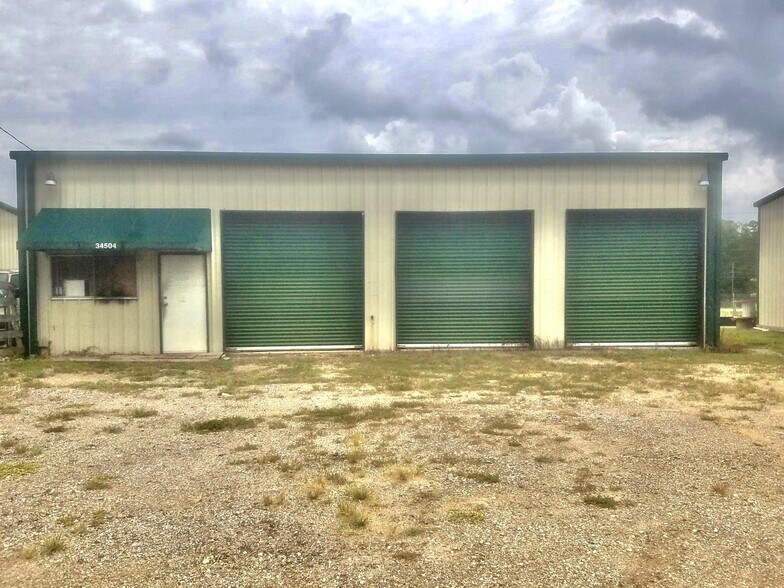 34504 Wright Rd, Pinehurst, TX for sale - Primary Photo - Image 1 of 1