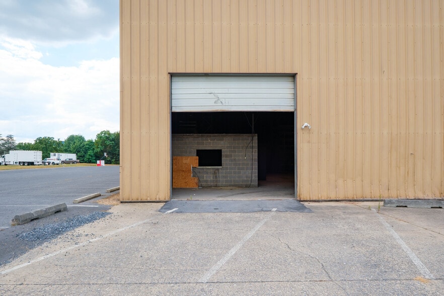 1680 Country Club Rd, Harrisonburg, VA for lease - Building Photo - Image 3 of 14