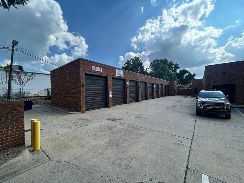 4711 Nations Crossing Rd, Charlotte, NC for lease - Building Photo - Image 2 of 10