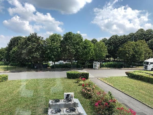 Industrial in Lognes for lease - Building Photo - Image 2 of 11