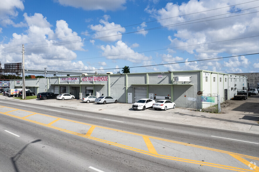 3825-3945 NW 32nd Ave, Miami, FL for lease - Building Photo - Image 2 of 13