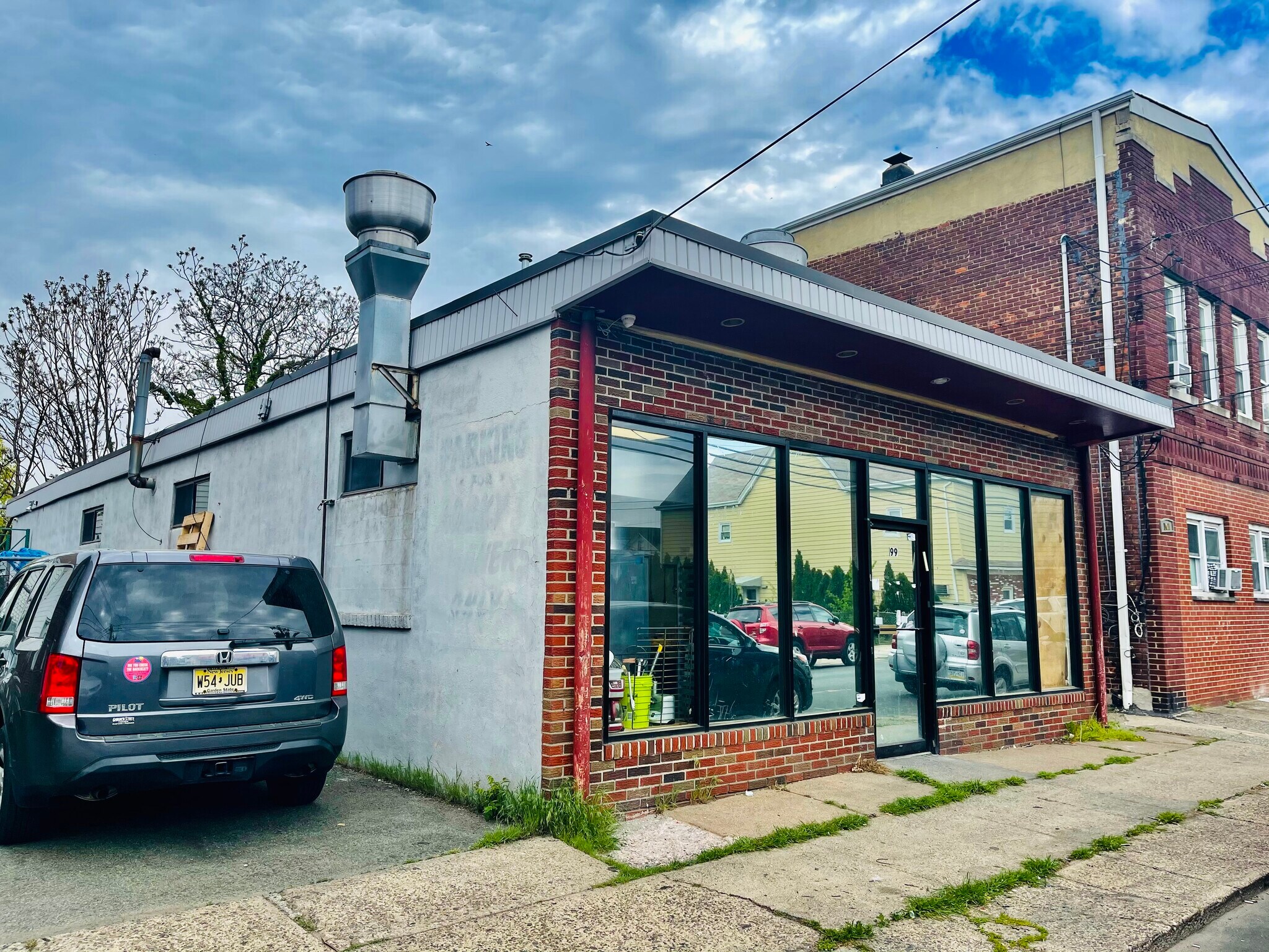 99 Jewell St, Garfield, NJ 07026