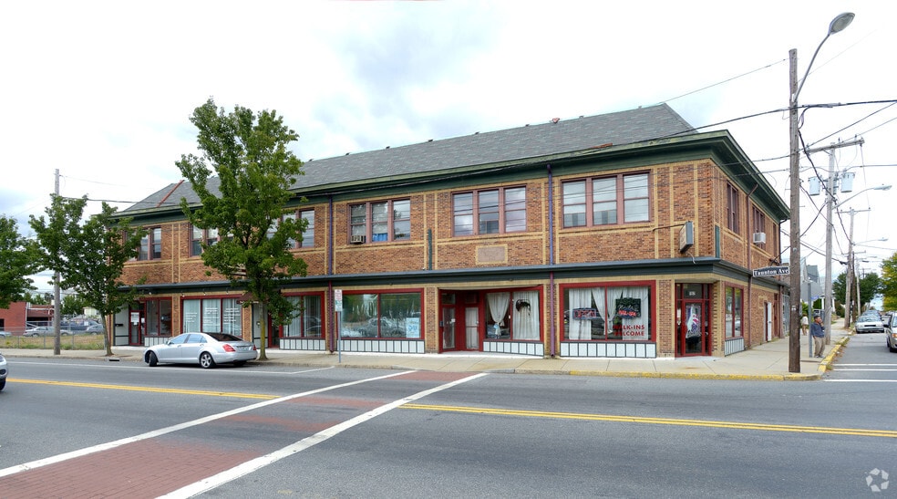172-180 Taunton Ave, East Providence, RI for sale - Primary Photo - Image 1 of 1