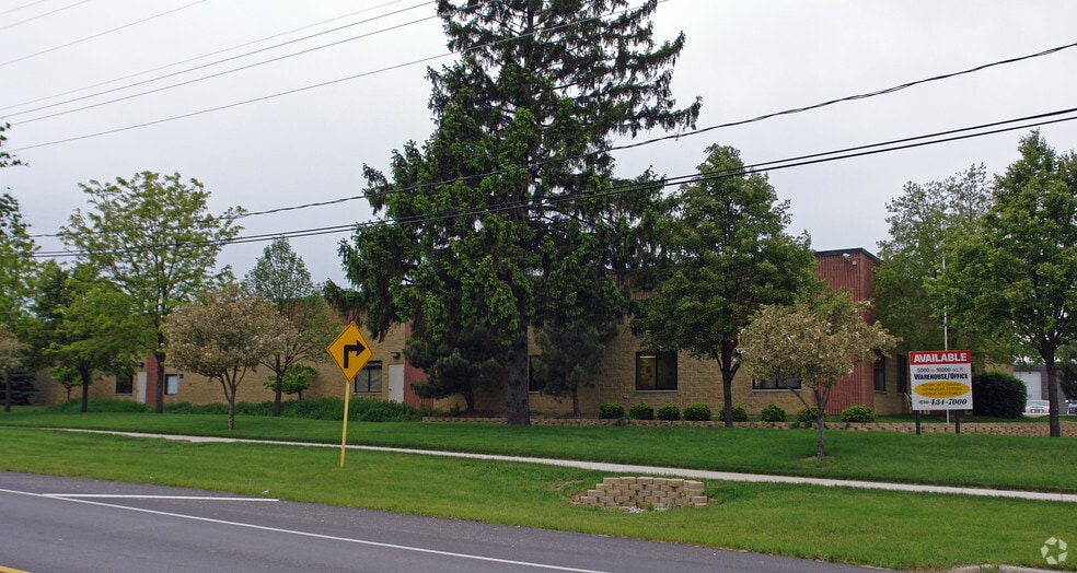 1000 N Frontage Rd, Darien, IL for sale - Building Photo - Image 2 of 2