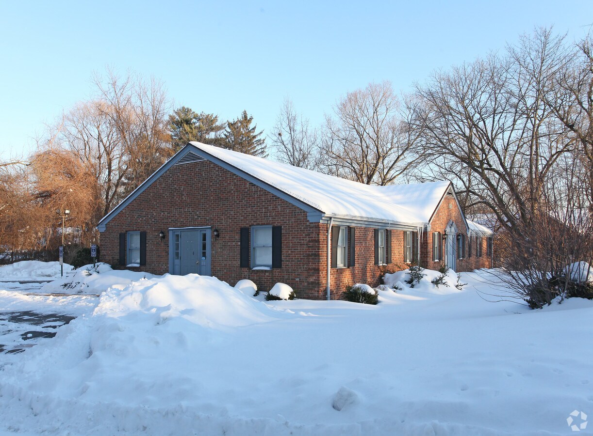 180 Poquonock Ave, Windsor, CT 06095 Medical/Dental Office