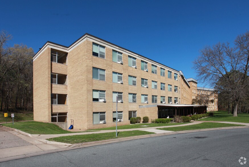 1930 Cleveland St, Eau Claire, WI for sale - Primary Photo - Image 1 of 1