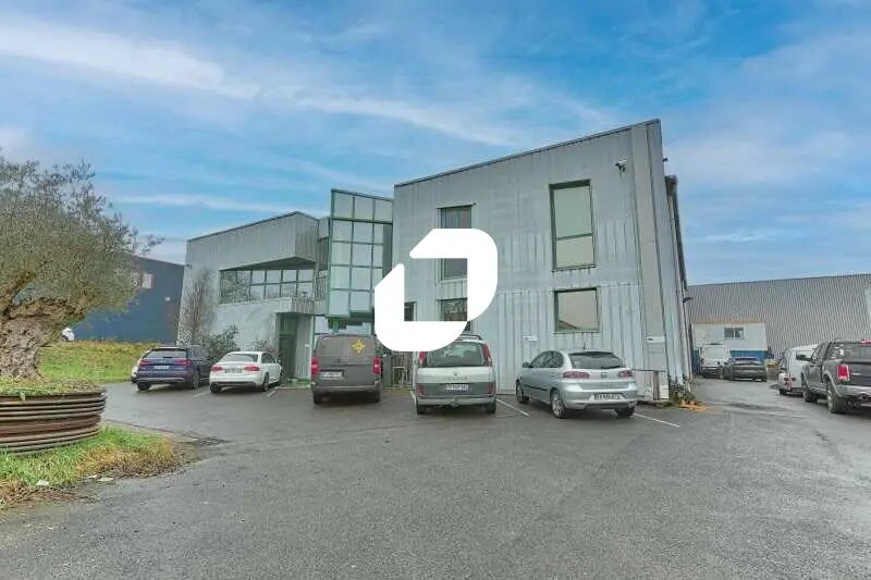 Flex in Linas for sale - Building Photo - Image 1 of 14