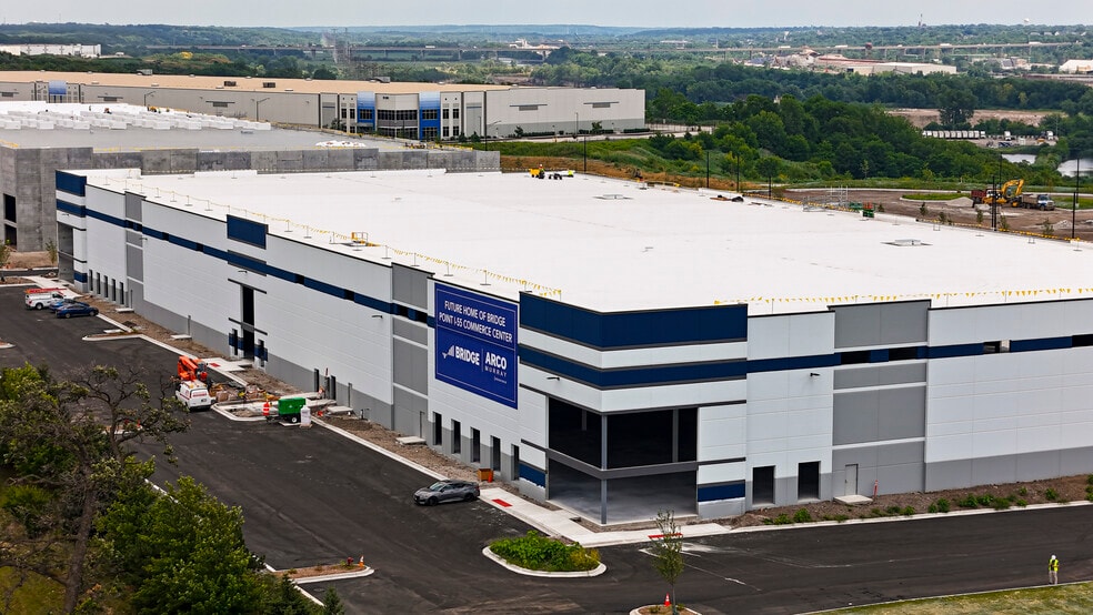 757 N Independence Blvd, Romeoville, IL for lease - Building Photo - Image 2 of 4