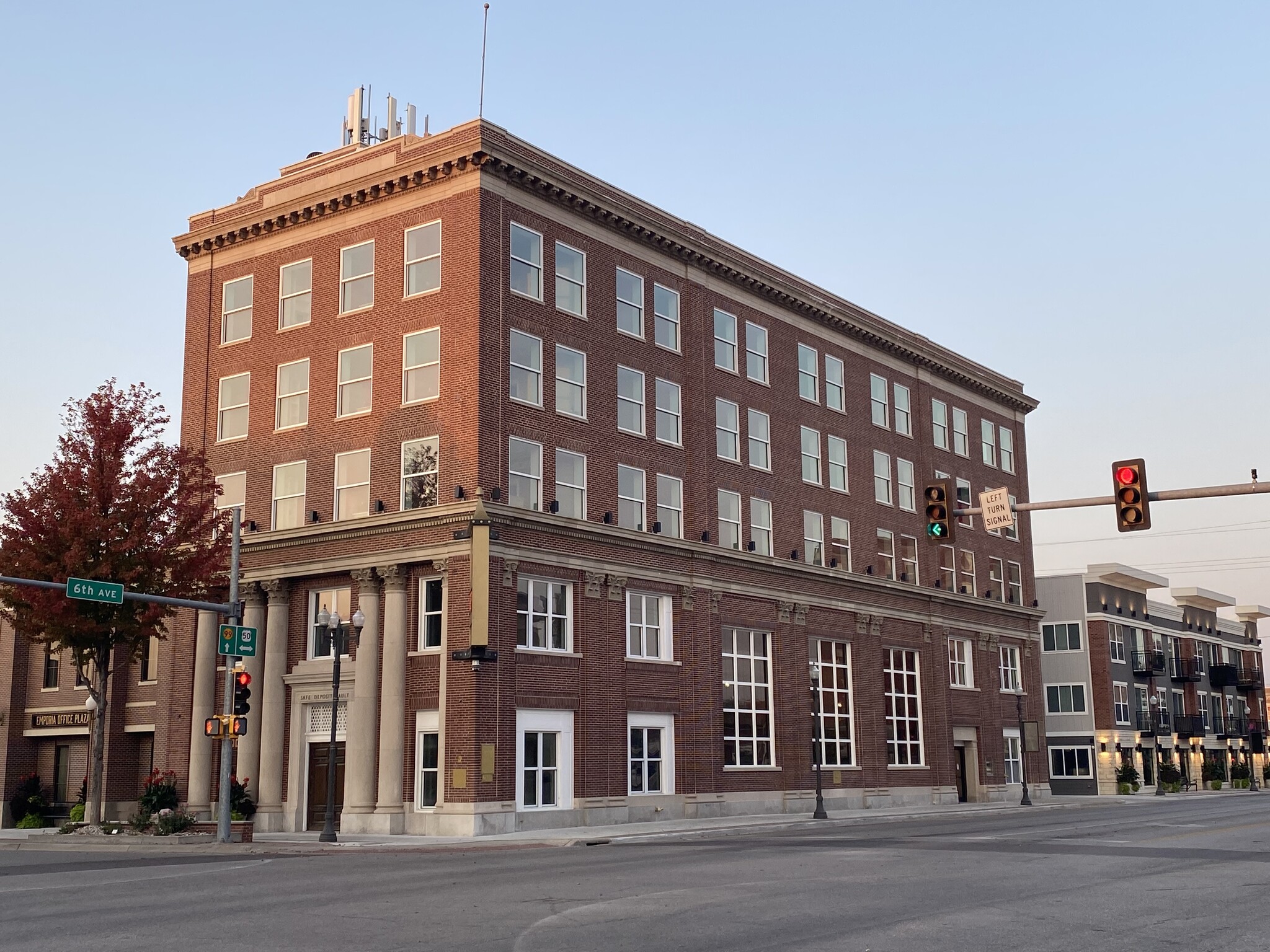 527-529 Commercial St, Emporia, KS for sale Primary Photo- Image 1 of 1