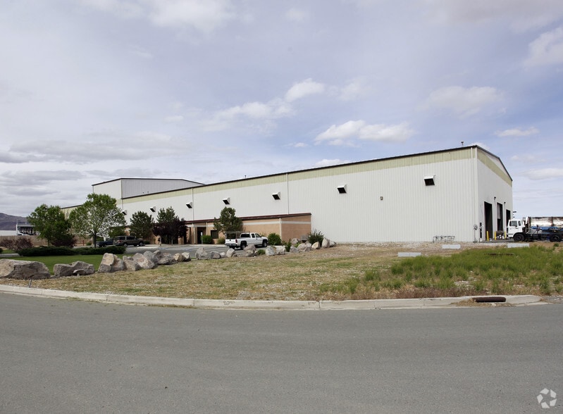 375 Industrial Dr, Fernley, NV for lease - Building Photo - Image 3 of 8