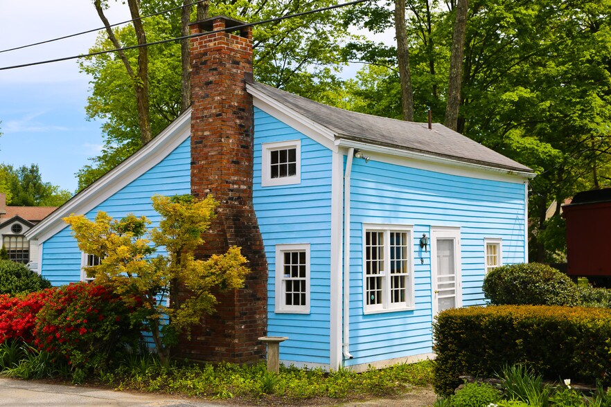 9 Railroad St, Kent, CT for sale - Building Photo - Image 1 of 1