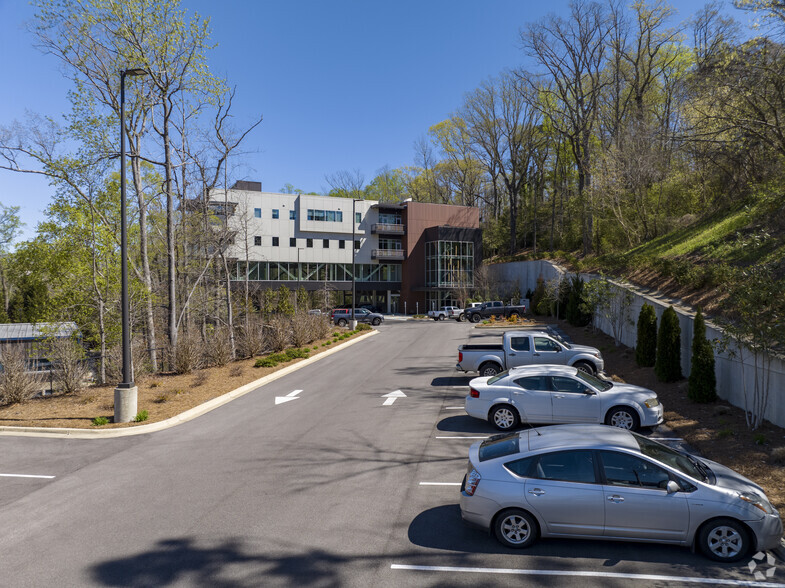 2101 Old Columbiana Rd, Vestavia Hills, AL for lease - Building Photo - Image 3 of 21