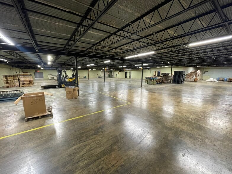 192 Manor Ave SW, Concord, NC for lease - Interior Photo - Image 3 of 22