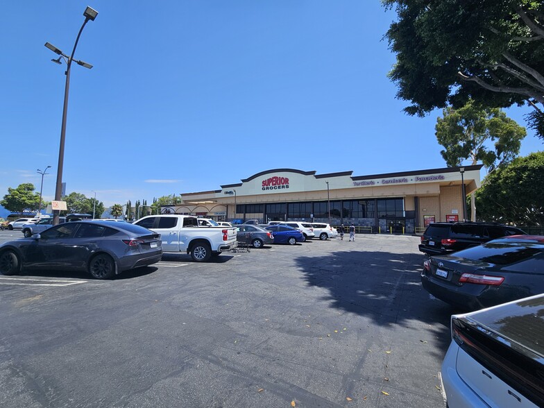 9930 Long Beach Blvd, Lynwood, CA for lease - Building Photo - Image 2 of 3