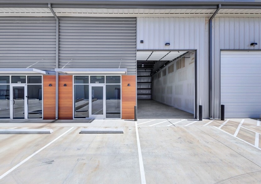 312-332 Eldorado Pky, McKinney, TX for sale - Building Photo - Image 2 of 16