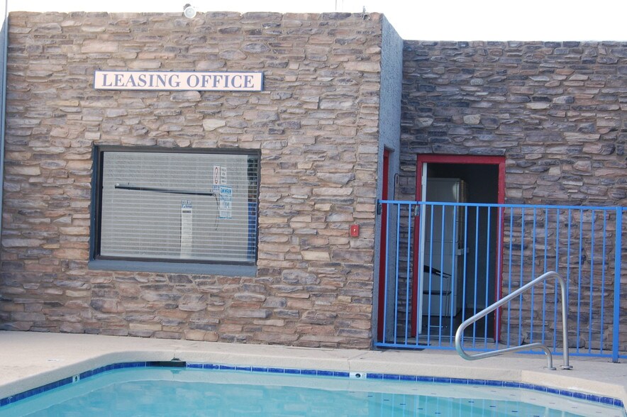 2130 W Indian School Rd Phoenix Az 85015 Apartments Property 72 Unit Apartment Building Offered At 8 820 000 A 5 69 Cap Rate In Phoenix Az