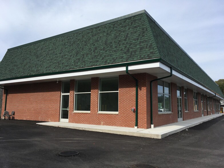 168 Middlesex Rd, Tyngsboro, MA 01879