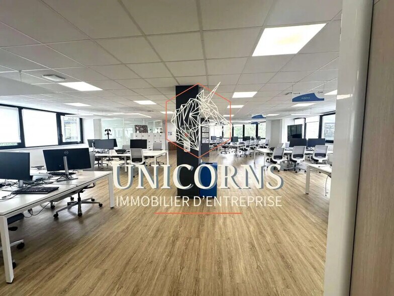 Flex in Toulouse for lease - Interior Photo - Image 1 of 6