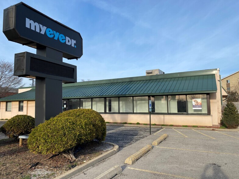 865 Elmhurst Rd, Des Plaines, IL 60016 Office for Sale