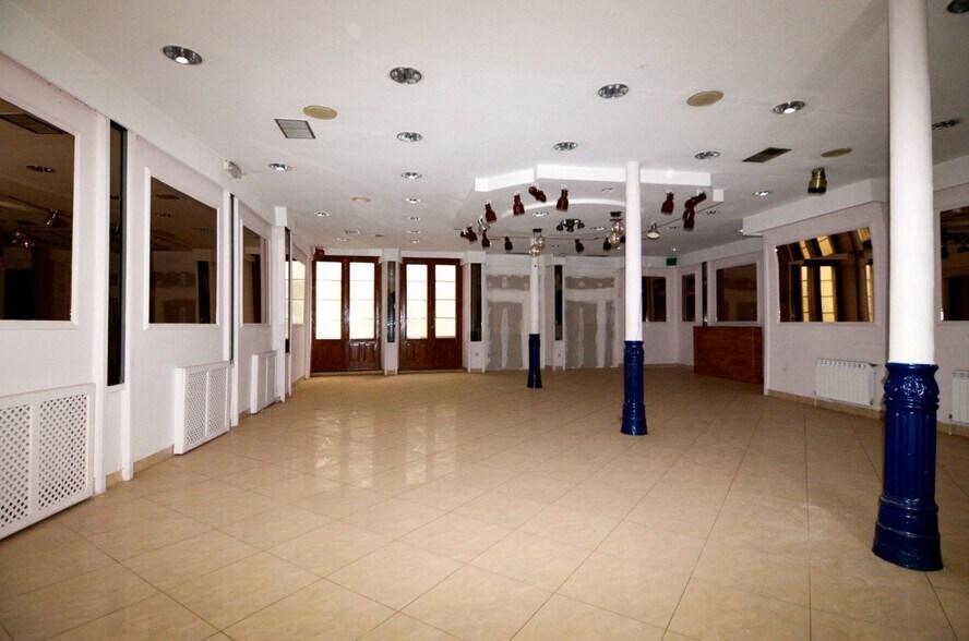 Retail in Béjar for sale - Building Photo - Image 2 of 17