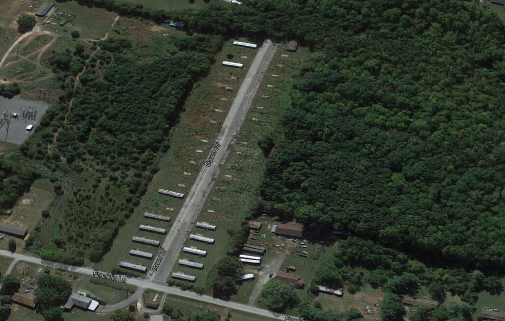 300 Dawn Dr, Clemmons, NC for sale Primary Photo- Image 1 of 1