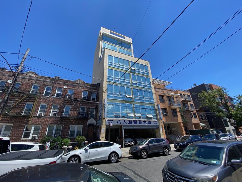 849 57th St, Brooklyn, NY for lease - Building Photo - Image 1 of 2