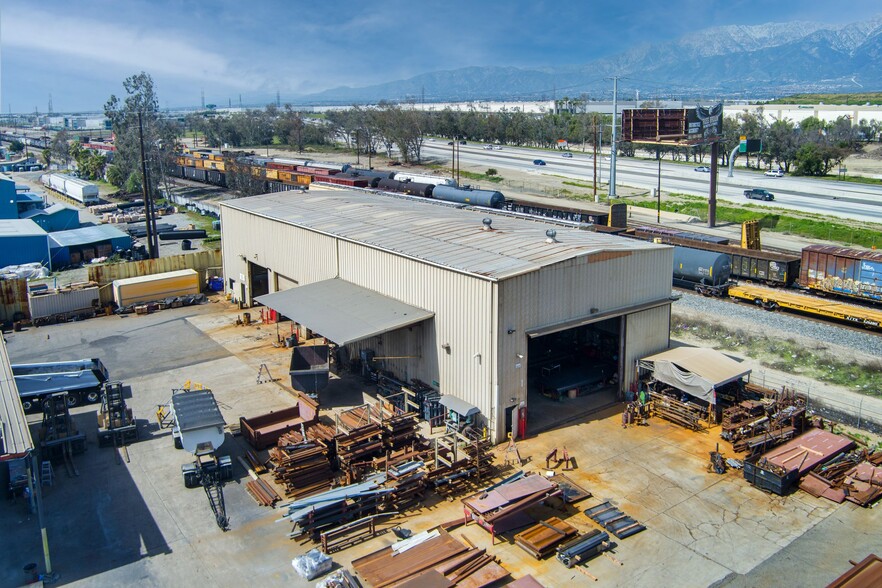 13700-13738 Slover Ave, Fontana, CA for lease - Building Photo - Image 1 of 3