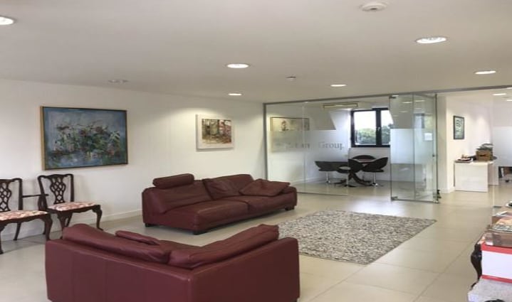 102-104 Queens Rd, Buckhurst Hill for lease - Interior Photo - Image 3 of 4