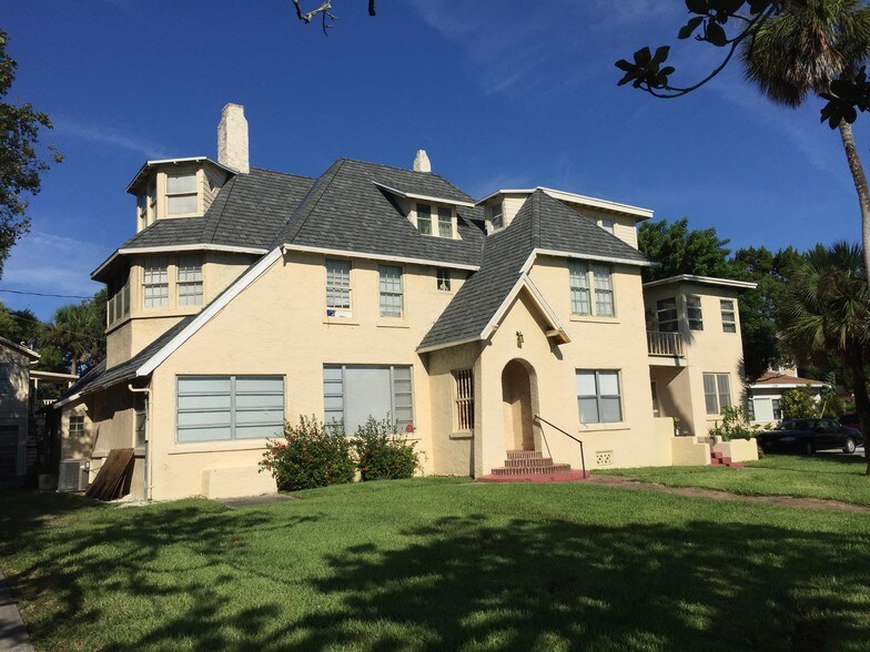 215 Riverside Dr, Cocoa, FL 32922