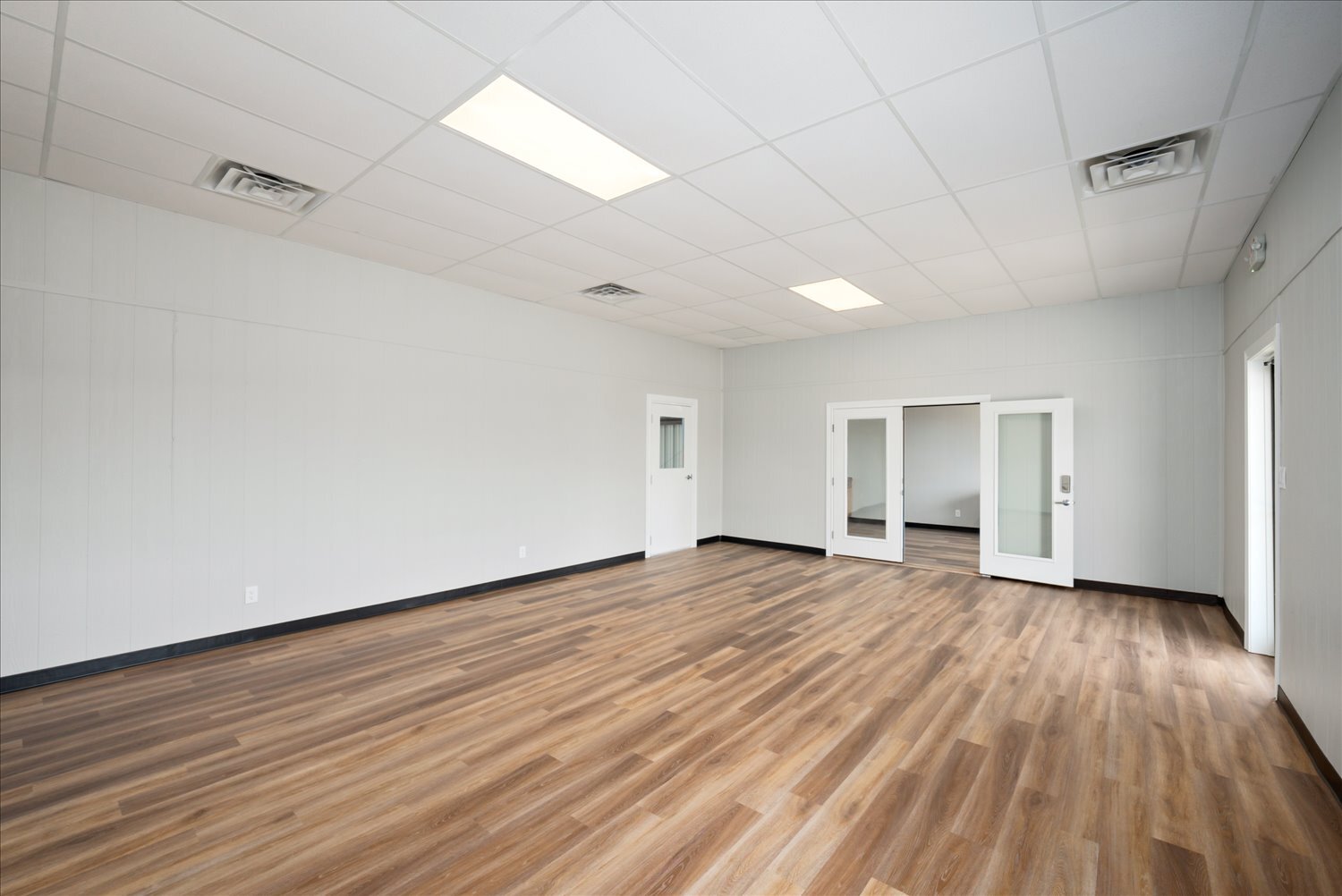 715 E Davis St, Luling, TX 78648 Flex for Lease