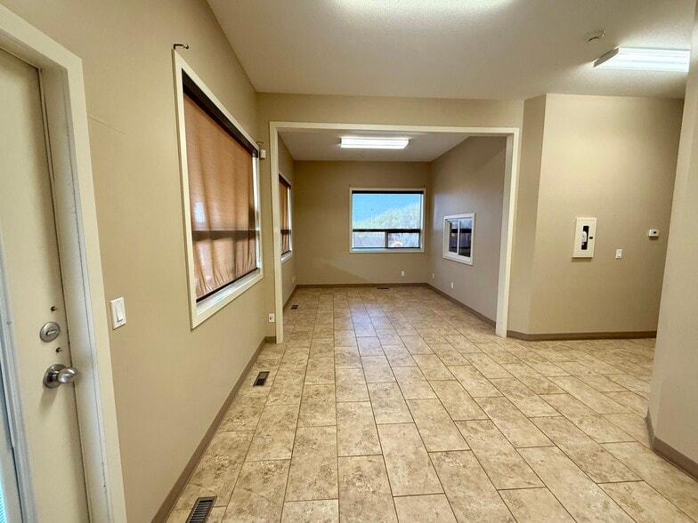 9005 127 Av NW, Edmonton, AB for lease - Building Photo - Image 2 of 15