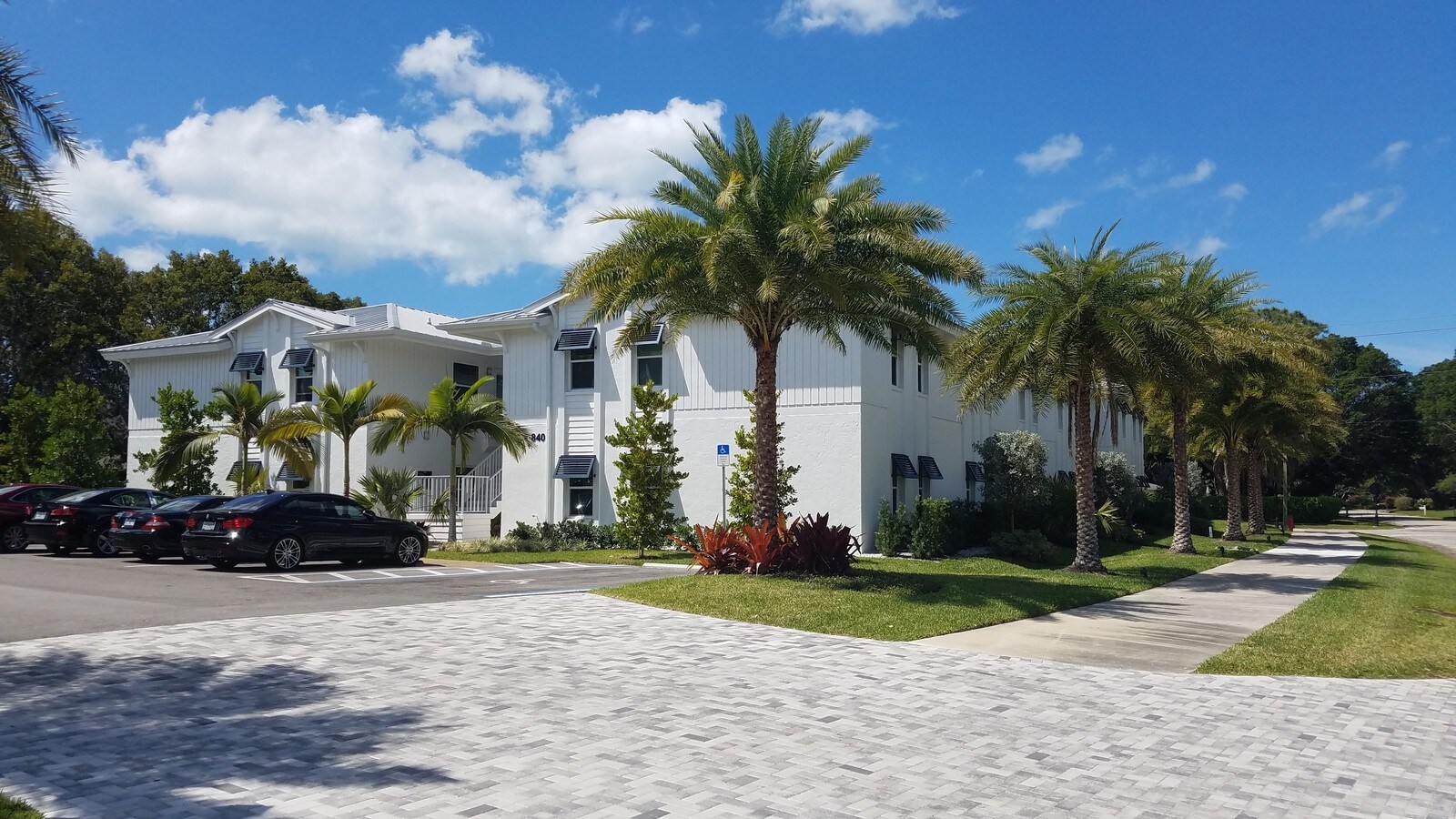 842848 Anchor Rode Dr, Naples, FL 34103