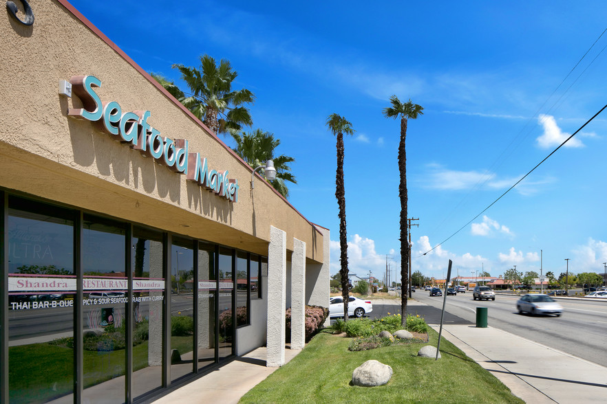 2501-2505 E Palmdale Blvd, Palmdale, CA for lease - Building Photo - Image 2 of 8