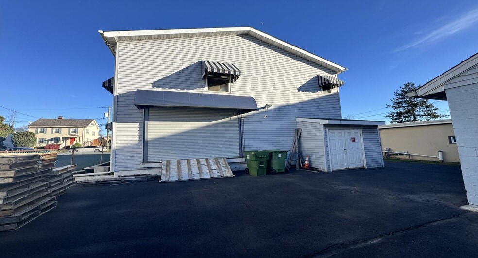 13 Coral St, Edison, NJ for lease - Building Photo - Image 2 of 4