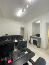 Office in Paris for lease Interior Photo- Image 1 of 1