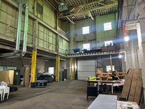 2111 Center St, Cleveland, OH for lease Interior Photo- Image 2 of 9