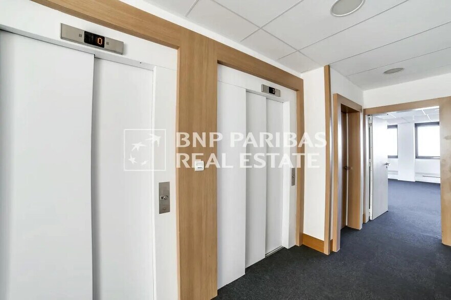 Office in Nice for lease - Building Photo - Image 3 of 10