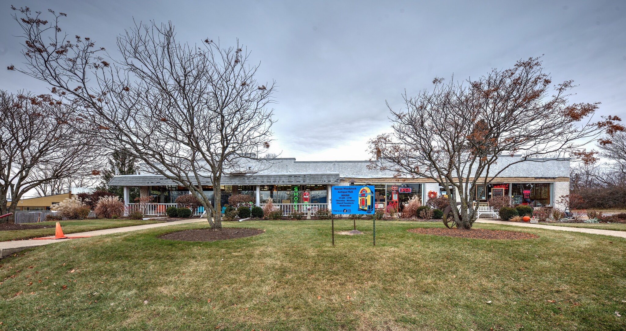 890 Lake Ave, Woodstock, IL for sale Building Photo- Image 1 of 67