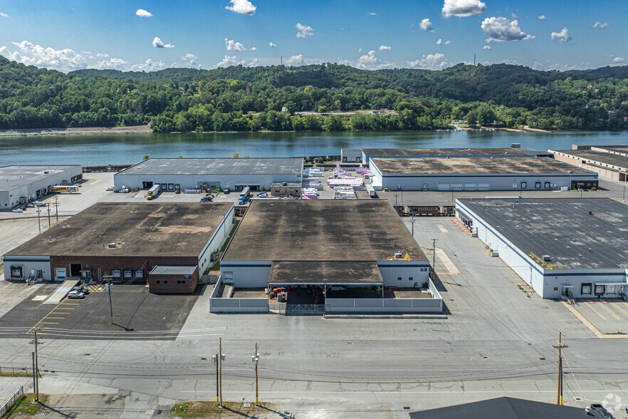 633 Avenue B, Leetsdale, PA for lease - Aerial - Image 2 of 4