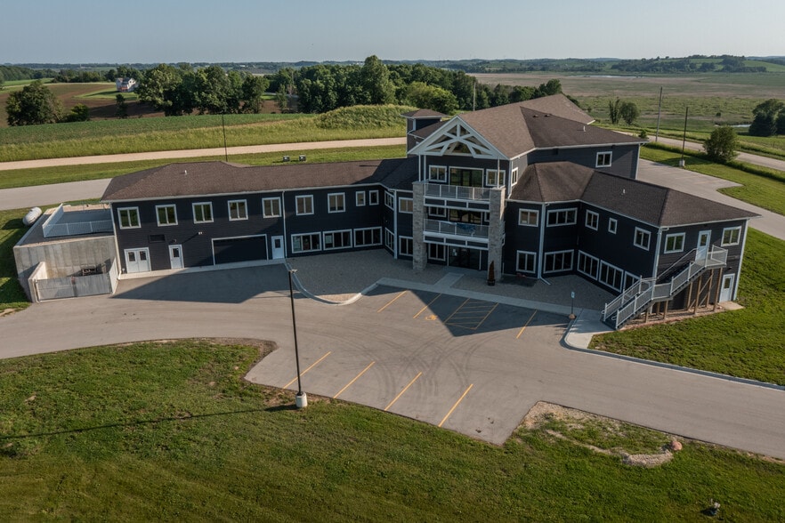 N9450 Mohawk Rd, Theresa, WI for sale - Building Photo - Image 3 of 25