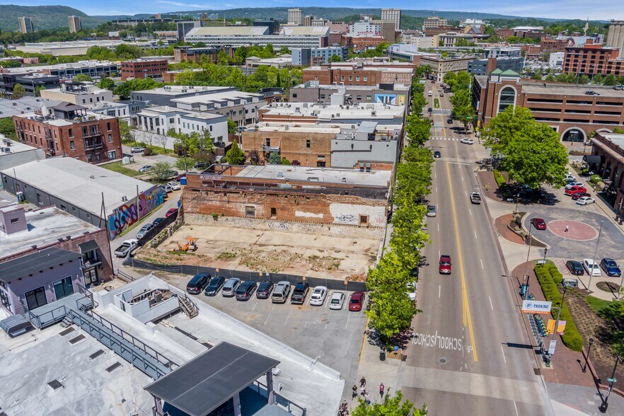 1445 Market St, Chattanooga, TN for sale - Building Photo - Image 3 of 9