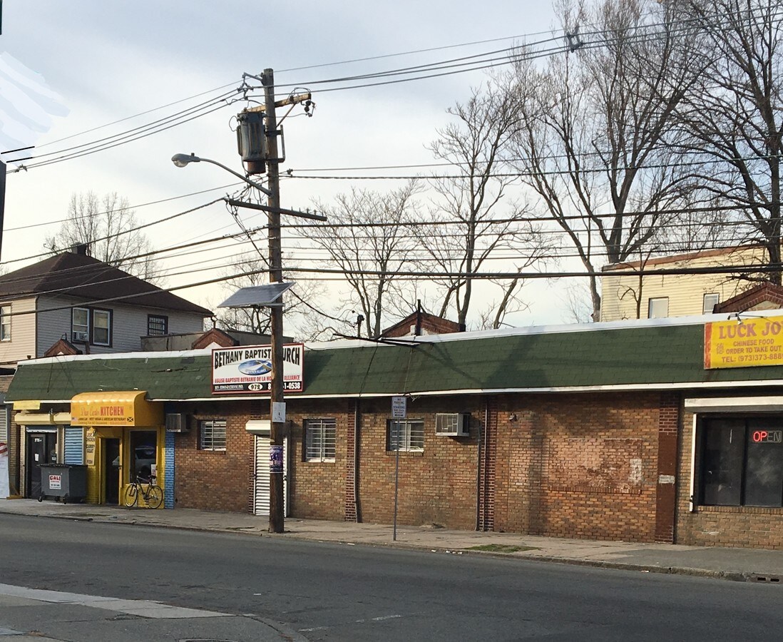 203205 Alexander St, Newark, NJ 07106