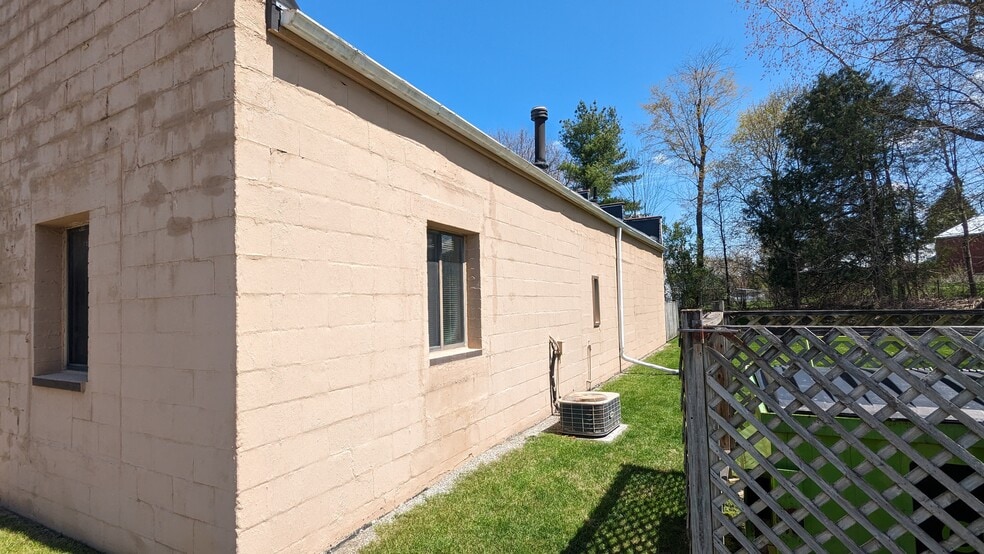 4444 Forest St, Leonard, MI for sale - Building Photo - Image 3 of 15