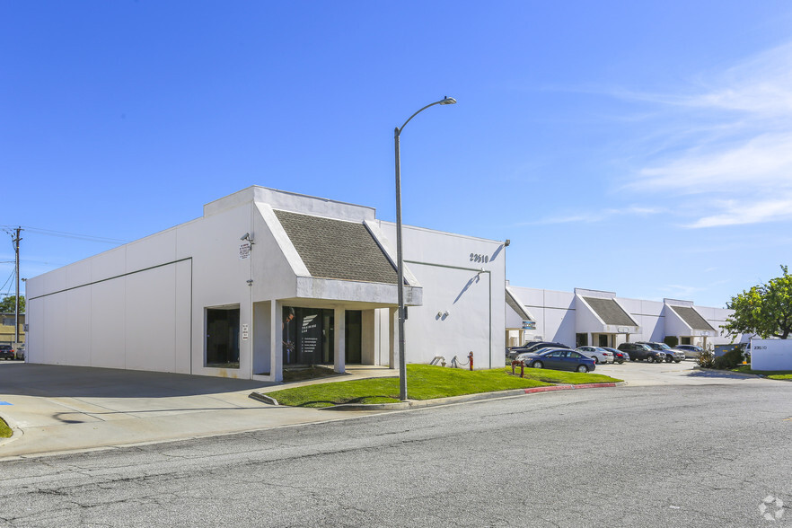 23510 Telo Ave, Torrance, CA for sale - Primary Photo - Image 1 of 1