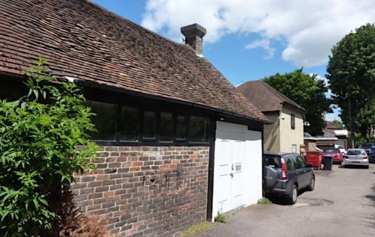 3b Hoskins Rd, Oxted for sale Primary Photo- Image 1 of 1