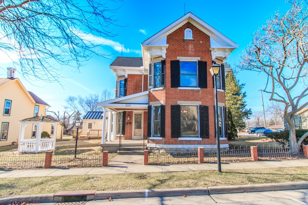 225 S Main St, Springboro, OH for sale Primary Photo- Image 1 of 1