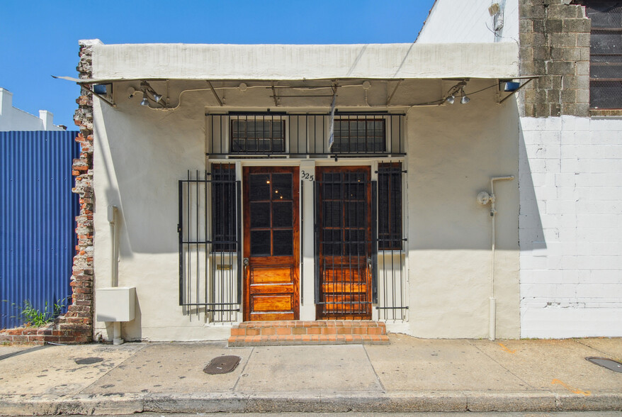 325 Andrew Higgins Dr, New Orleans, LA for lease - Building Photo - Image 1 of 17