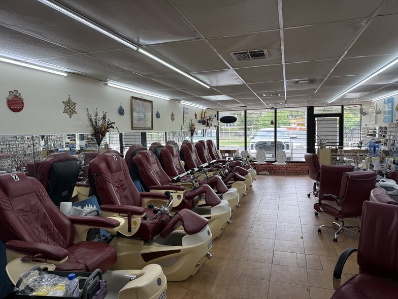 223-231 Cavalcade St, Houston, TX for lease - Interior Photo - Image 3 of 5