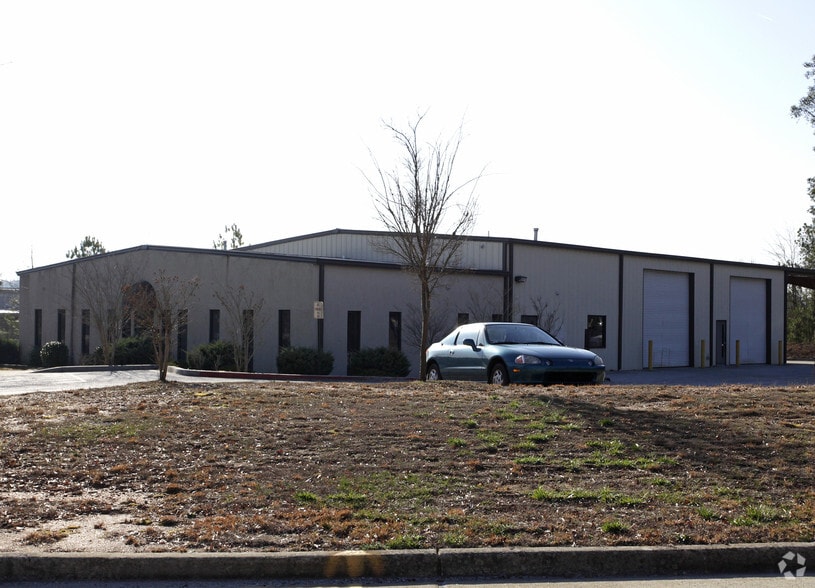 6694 Oak Ridge Commerce Way, Austell, GA for lease - Building Photo - Image 1 of 3