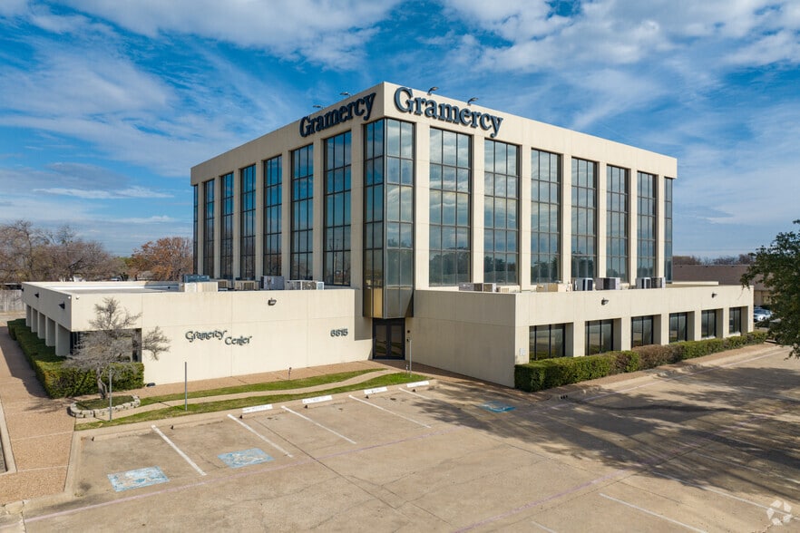 6815 Manhattan Blvd, Fort Worth, TX for lease - Primary Photo - Image 1 of 23